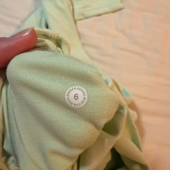 Lululemon Athletica Light Green Leggings - Picture 3 of 3